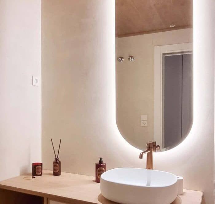 Iluminación en baños pequeños